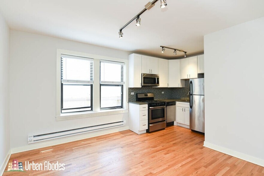Building Photo - 2424 N Kedzie Blvd