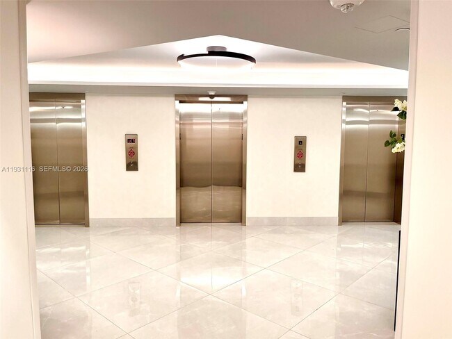 Building Photo - 3180 S Ocean Dr