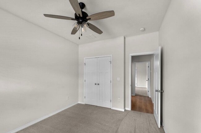 Building Photo - NEW LUXURY 3 BED 2 BATH 2 CAR GARAGE DUPLEX