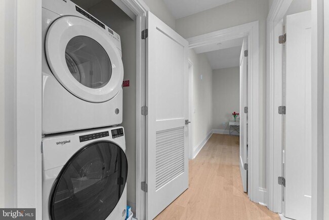 Building Photo - 7887 Jones Branch Dr