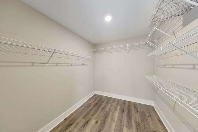 Building Photo - 336 Nobleman Way
