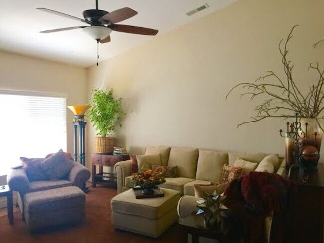 Building Photo - 3bd 2 ba