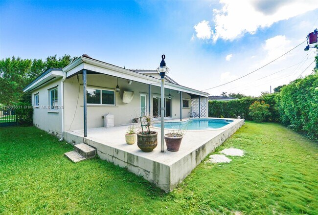 Building Photo - 3615 Riviera Ct