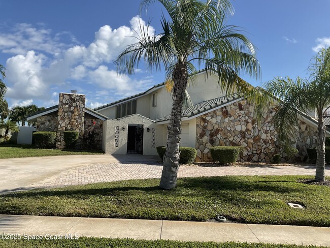 Building Photo - 215 Andros Ave