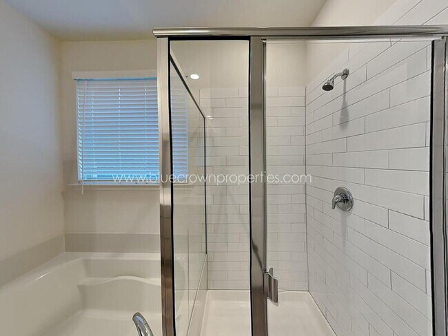 Building Photo - 11208 Shady Mdws Wy