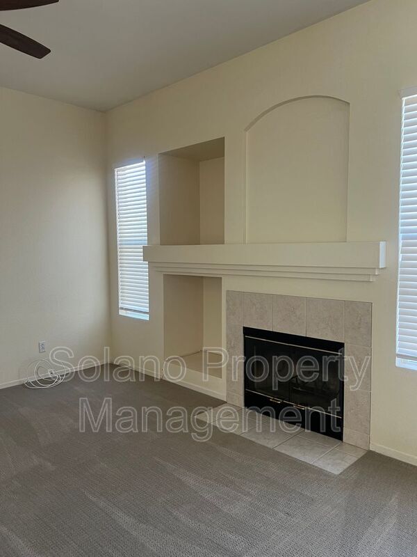 Building Photo - 480 Stern Dr