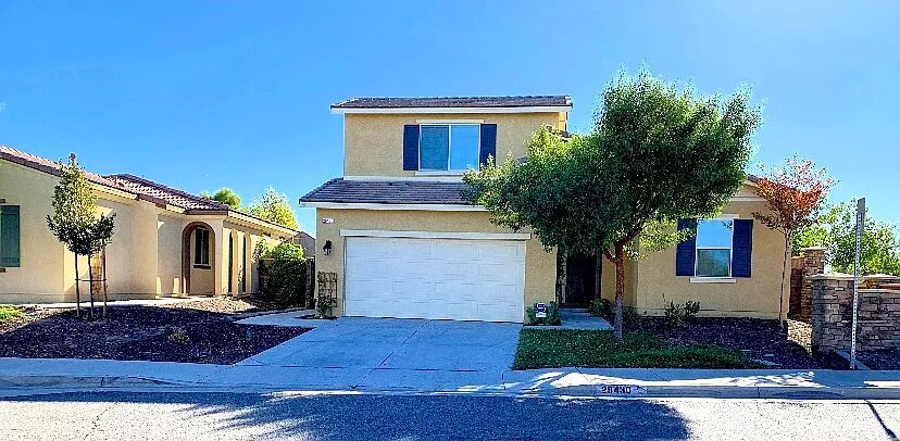 Primary Photo - 29430 Outfield