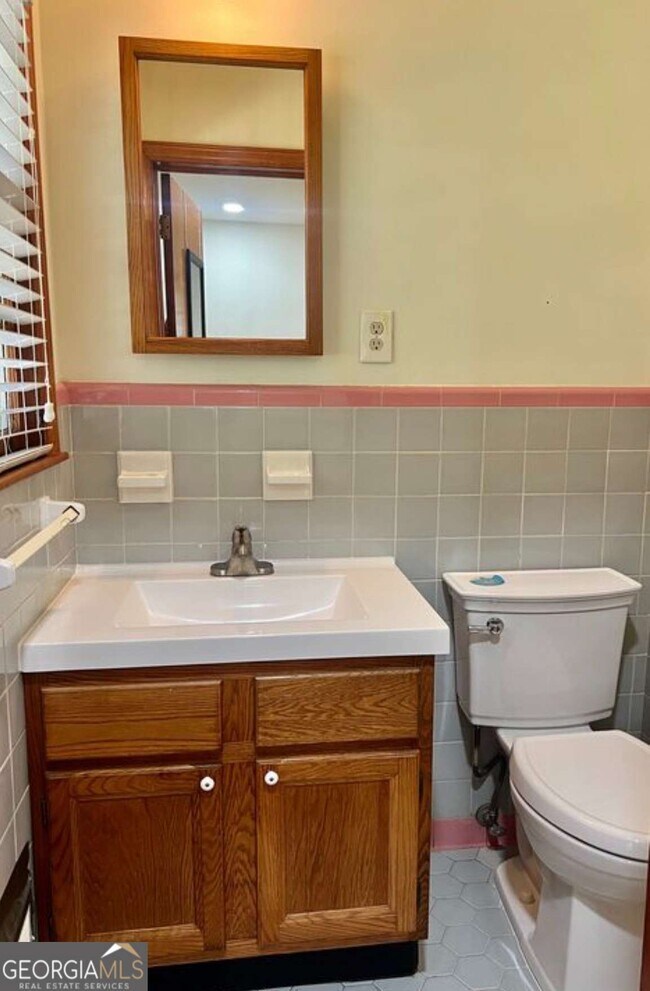 Building Photo - 2560 Wood Valley Dr