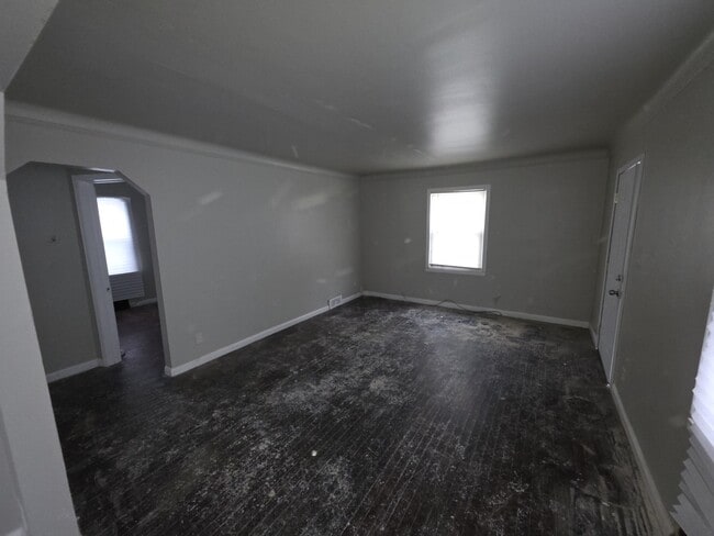 Building Photo - 9341 Auburn St