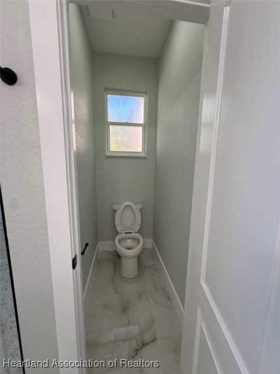 Building Photo - 2011 W Falcon Rd