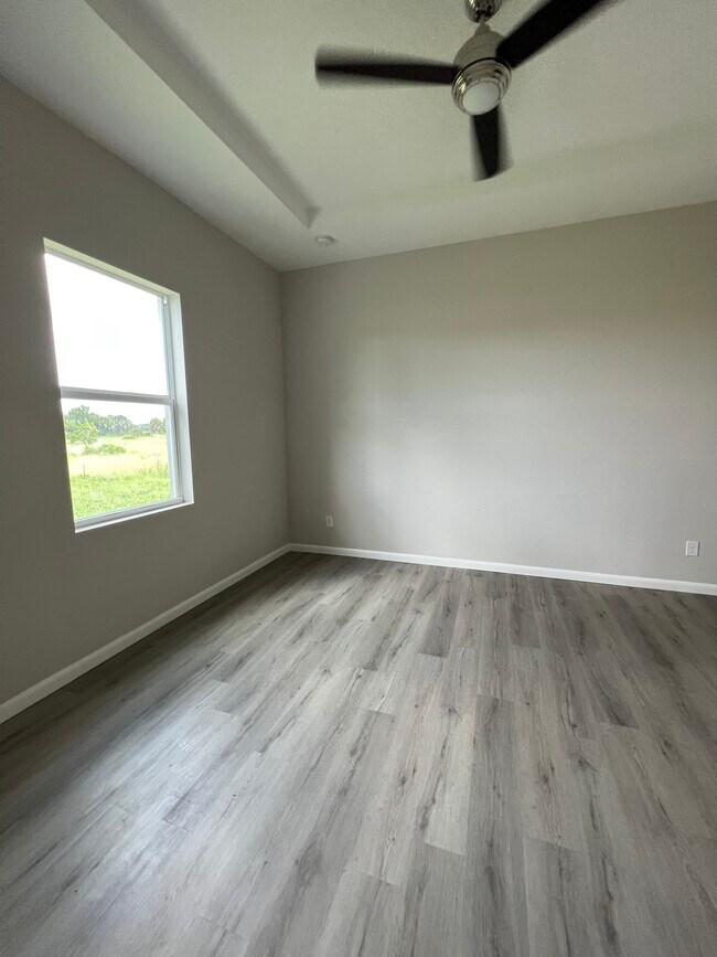 Building Photo - 1025 Jupiter Loop