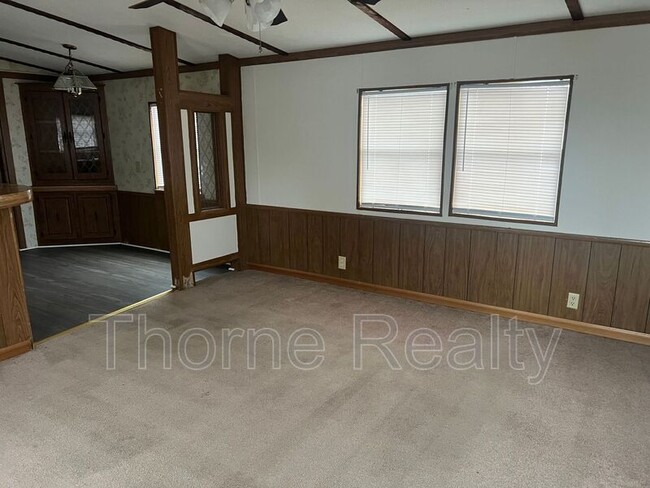 Building Photo - 92 Matt's Ln