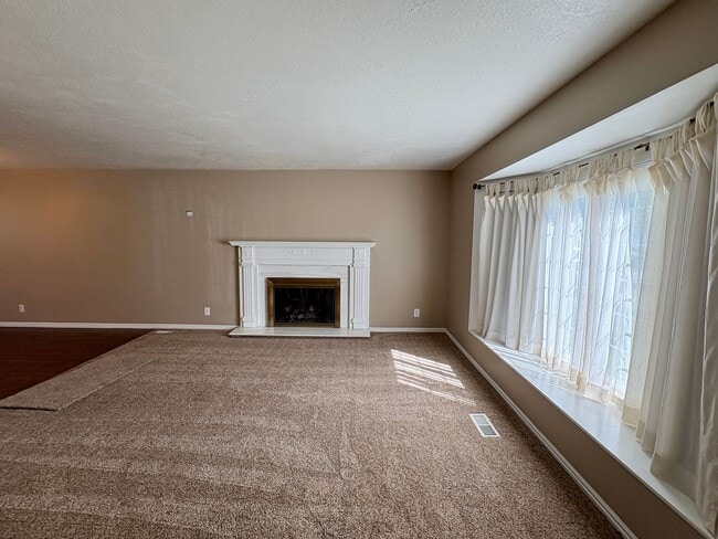 Building Photo - 1453 E Vintry Cir