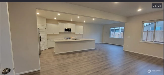 Primary Photo - 1029 Panoramic Lp