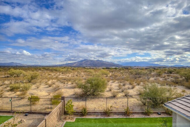 Building Photo - 5545 S Adero Cyn Trl