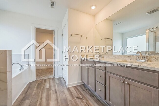 Building Photo - 3228 Spool Ln SW