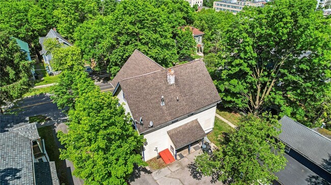Building Photo - 407 S Aurora St