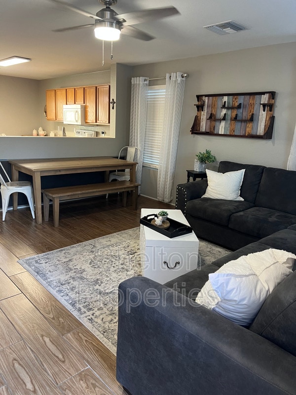 Building Photo - 15439 W Cortez St