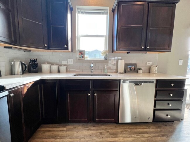 Building Photo - Modern 3 Bed, 2.5 Bath House in North Fort Collins! Available ASAP!