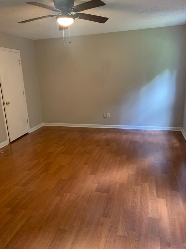 Building Photo - 5812 Sailboat Pointe