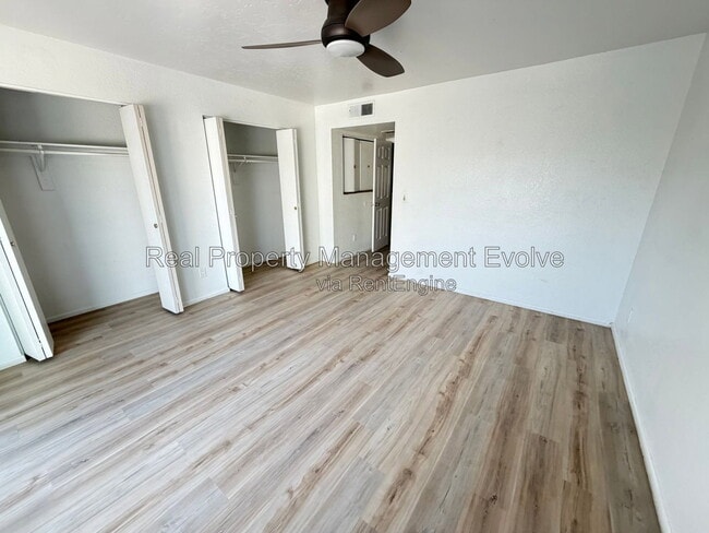 Building Photo - 122 S Hardy Dr