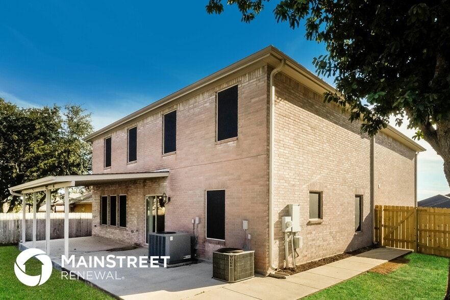 Building Photo - 11019 Dublin Briar