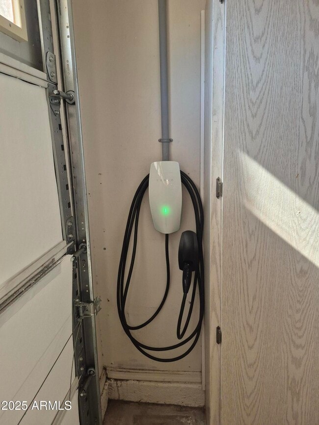 Building Photo - 3020 W Cavalry Dr