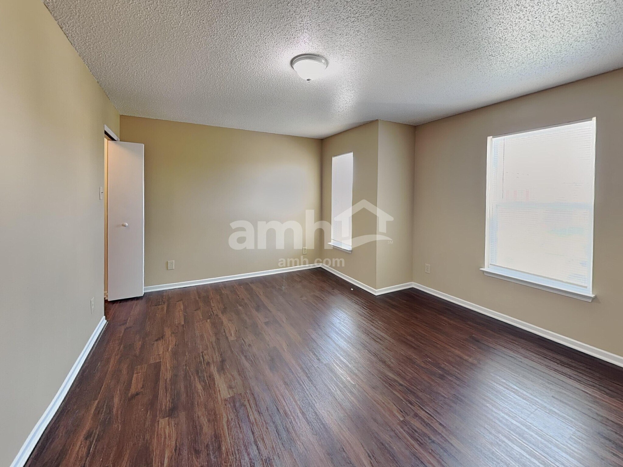 Building Photo - 8450 Ash Grove Dr