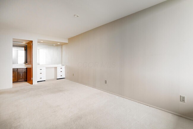 Building Photo - 1000 Urlin Ave