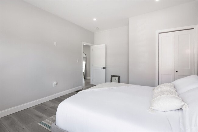 Building Photo - 35 Sagamore Ave