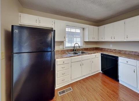 Building Photo - 2882 Lakemont Pl SW