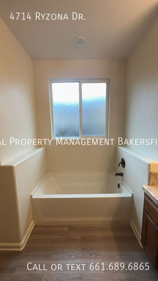 Building Photo - 4714 Ryzona Dr