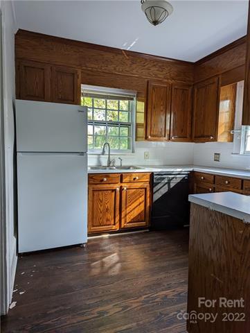 Building Photo - 904 Edgewood Cir