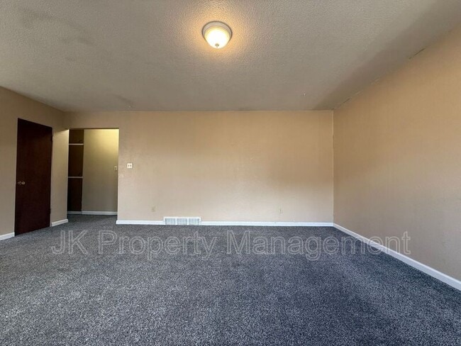 Building Photo - 3108 9th Ave N