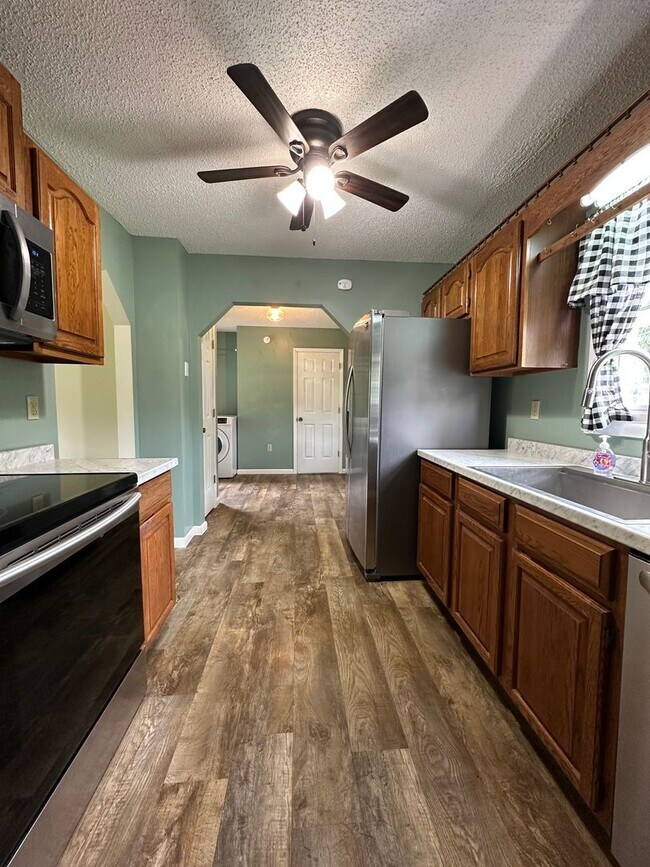 Building Photo - 3 bedroom, 2 bath house in Kingsport