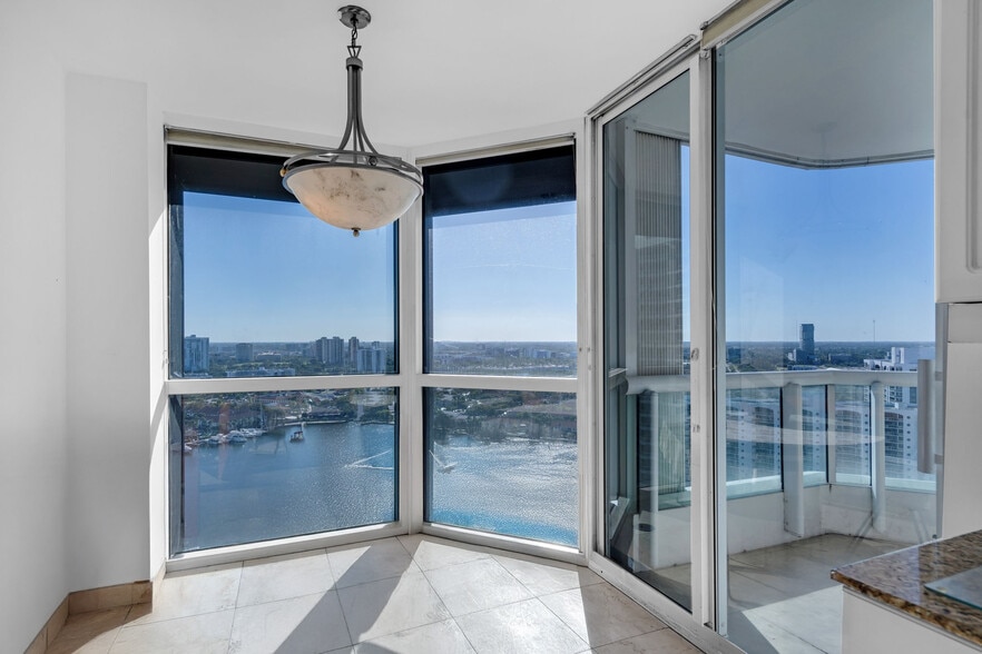 Building Photo - 21205 Yacht Club Dr