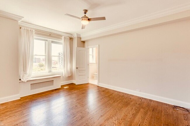 Building Photo - Exquisite 2-Bed, 2-Bath Luxury Condo in th...