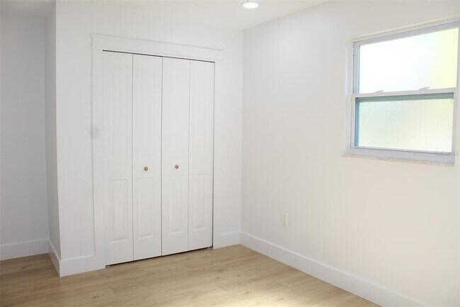 Building Photo - 7341 Hart St