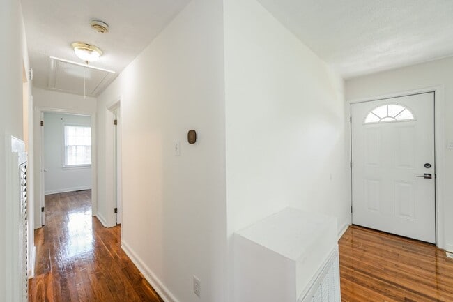 Building Photo - 9507 Stockbridge Dr