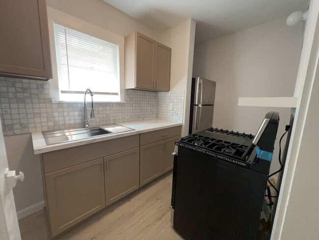 Building Photo - 1006 Studewood St