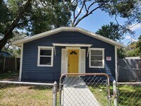 Building Photo - Beautiful & Quaint 2 Bedroom Single Family Home in Tampa! AVAILABLE FOR IMMEDIATE MOVE IN!!