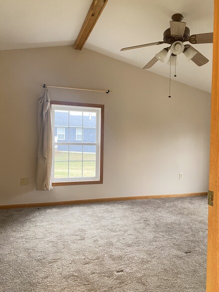 Master Bedroom Main Floor - 855 Wabash Ave S