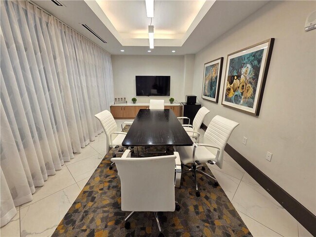 Building Photo - 775 Juniper St NE