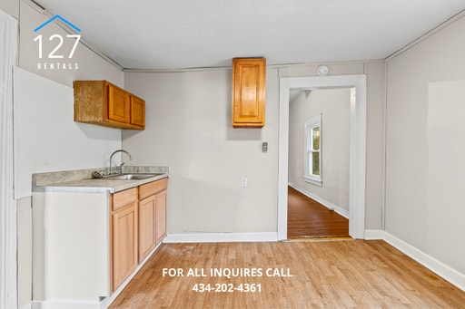 Building Photo - Private, Move in Ready 1 Bed 1 Bath!!