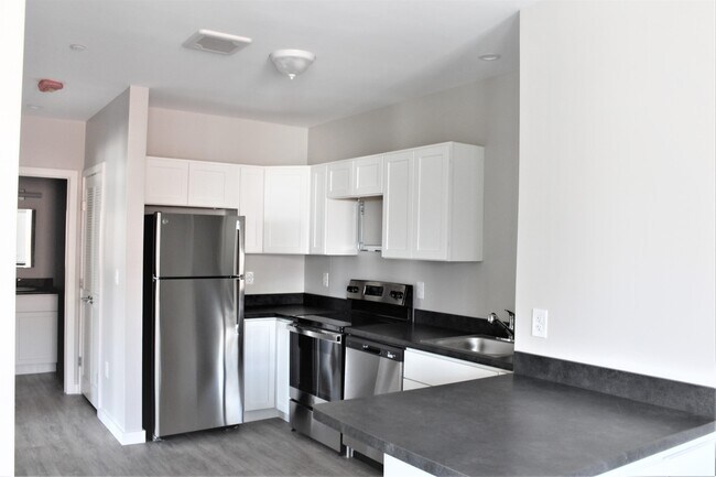 Building Photo - 540 Chestnut St
