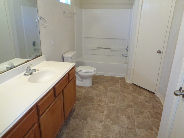 Building Photo - 9807 Woodhollow Dr