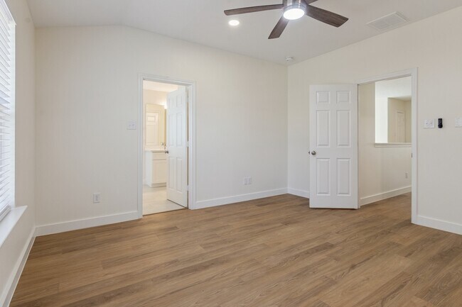 Building Photo - 13167 Peppergate Ln