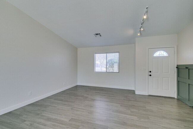 Building Photo - Charming Single-Story 3 bed Home with RV P...