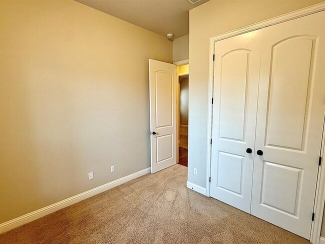 Building Photo - 5512 Lipan Apache Bend