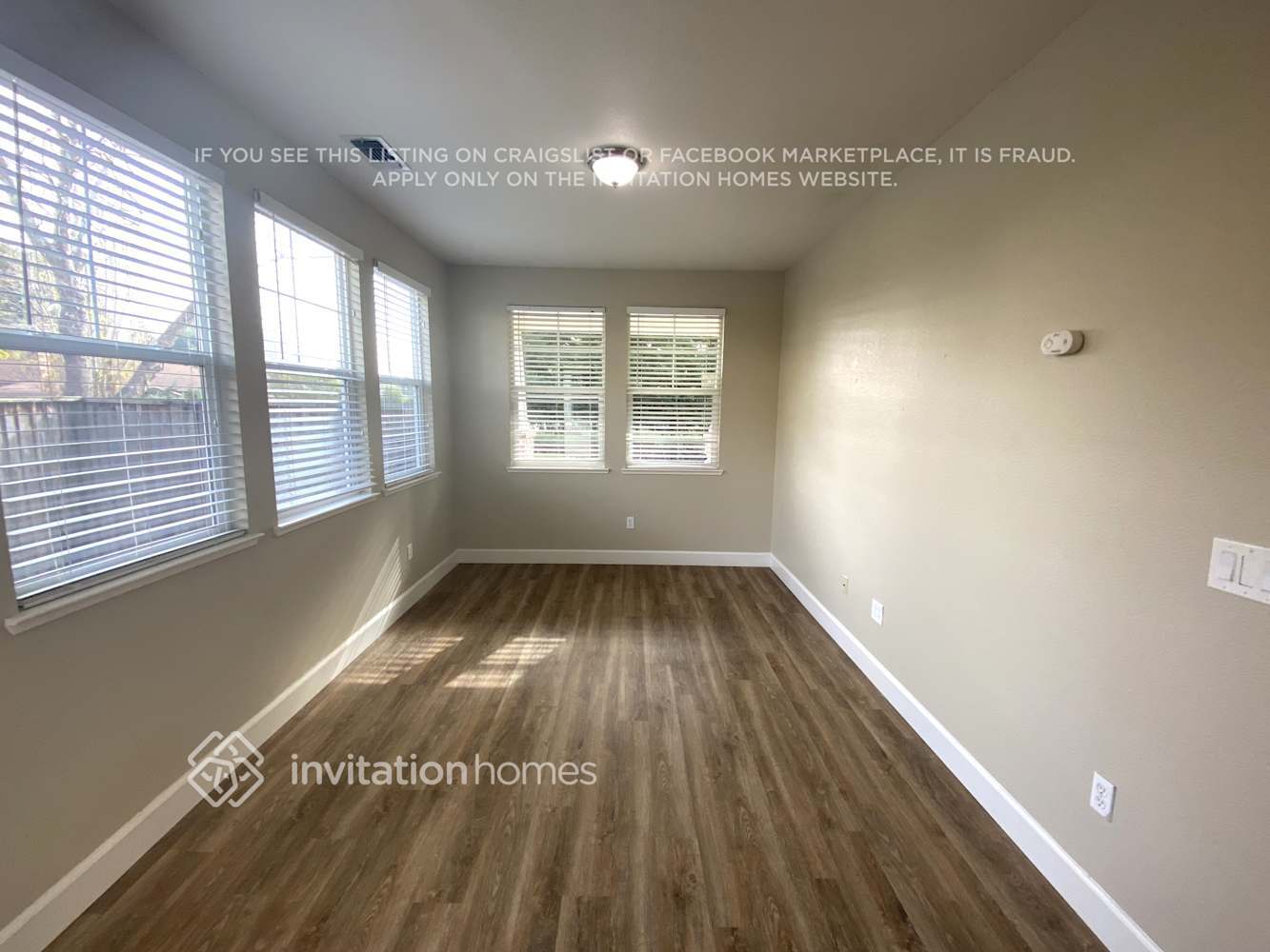 Building Photo - 465 Lexington Dr